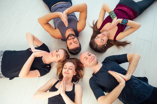 Yogaya Yeni Başlamayı Düşünenlere: Yoga Nedir?