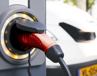 Elektrikli ve hibrit arabalar hakkında bilmeniz gereken her şey