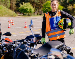 Motor Ehliyeti Kaç Yaşında Alınır, Nasıl Alınır