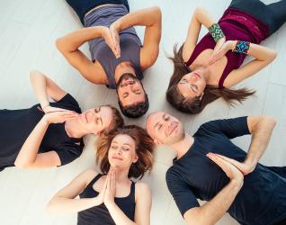 Yogaya Yeni Başlamayı Düşünenlere: Yoga Nedir?
